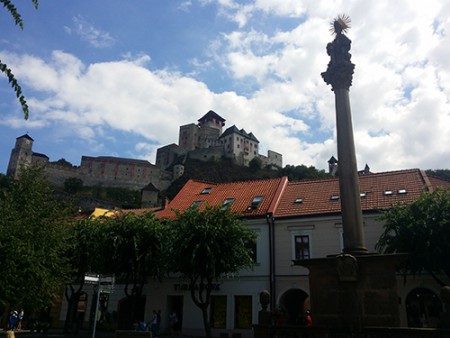 Špeciálne vyzdobený Trenčiansky hrad alá Chicago Blackhawks